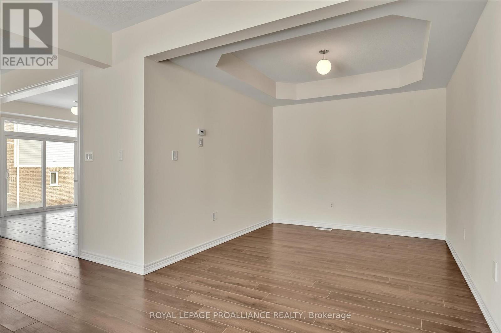 902 Bamford Terrace, Peterborough North (North), Ontario  K9K 0H4 - Photo 7 - X12195307