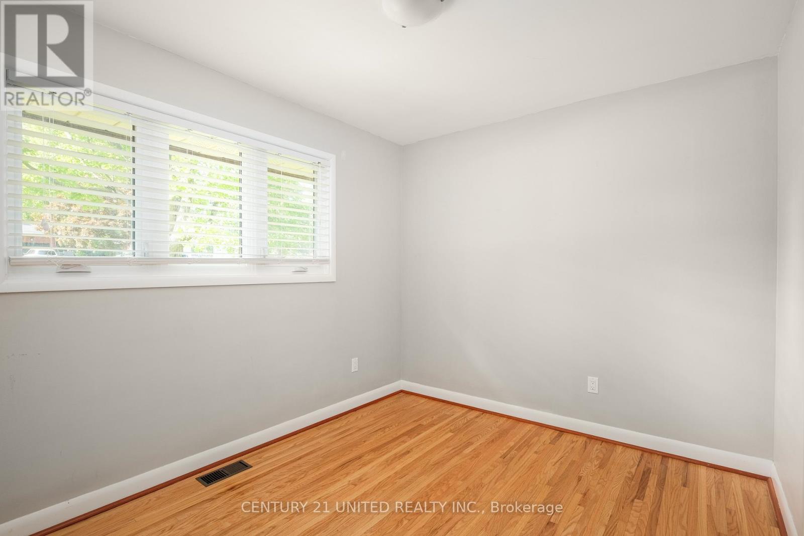 85 Earlwood Drive, Peterborough West (North), Ontario  K9J 6B5 - Photo 14 - X12195508