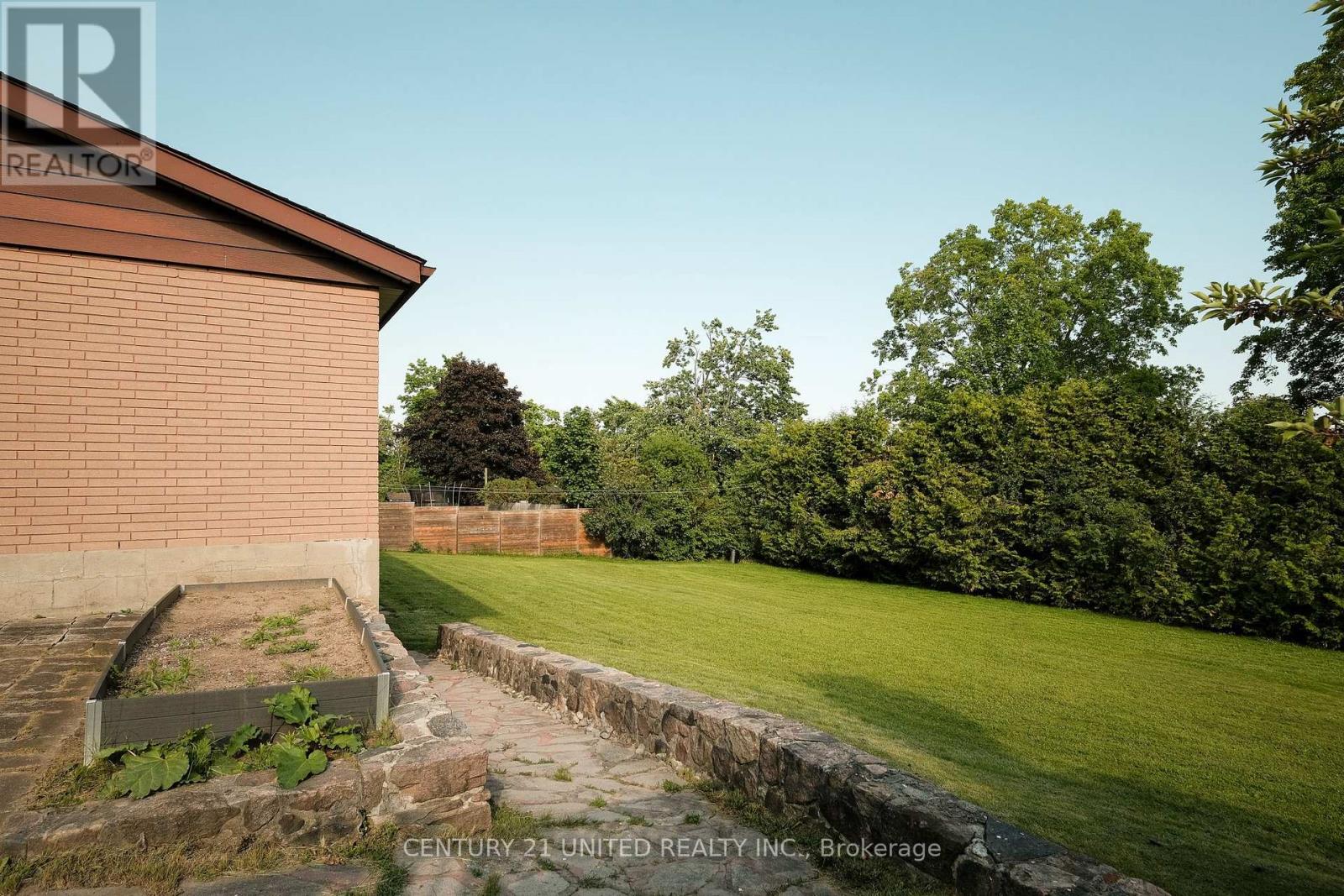 85 Earlwood Drive, Peterborough West (North), Ontario  K9J 6B5 - Photo 36 - X12195508