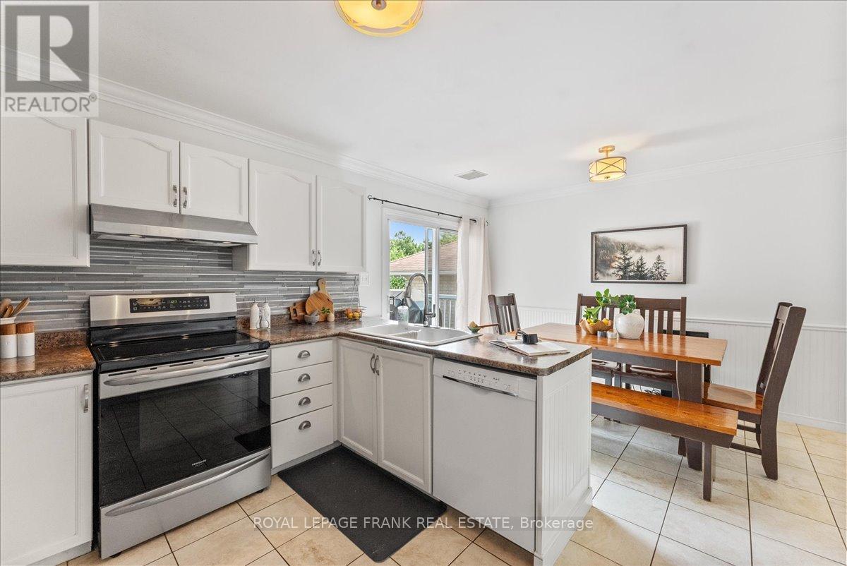 3046 Westridge Boulevard, Peterborough West (Central), Ontario  K9K 2K5 - Photo 8 - X12195586