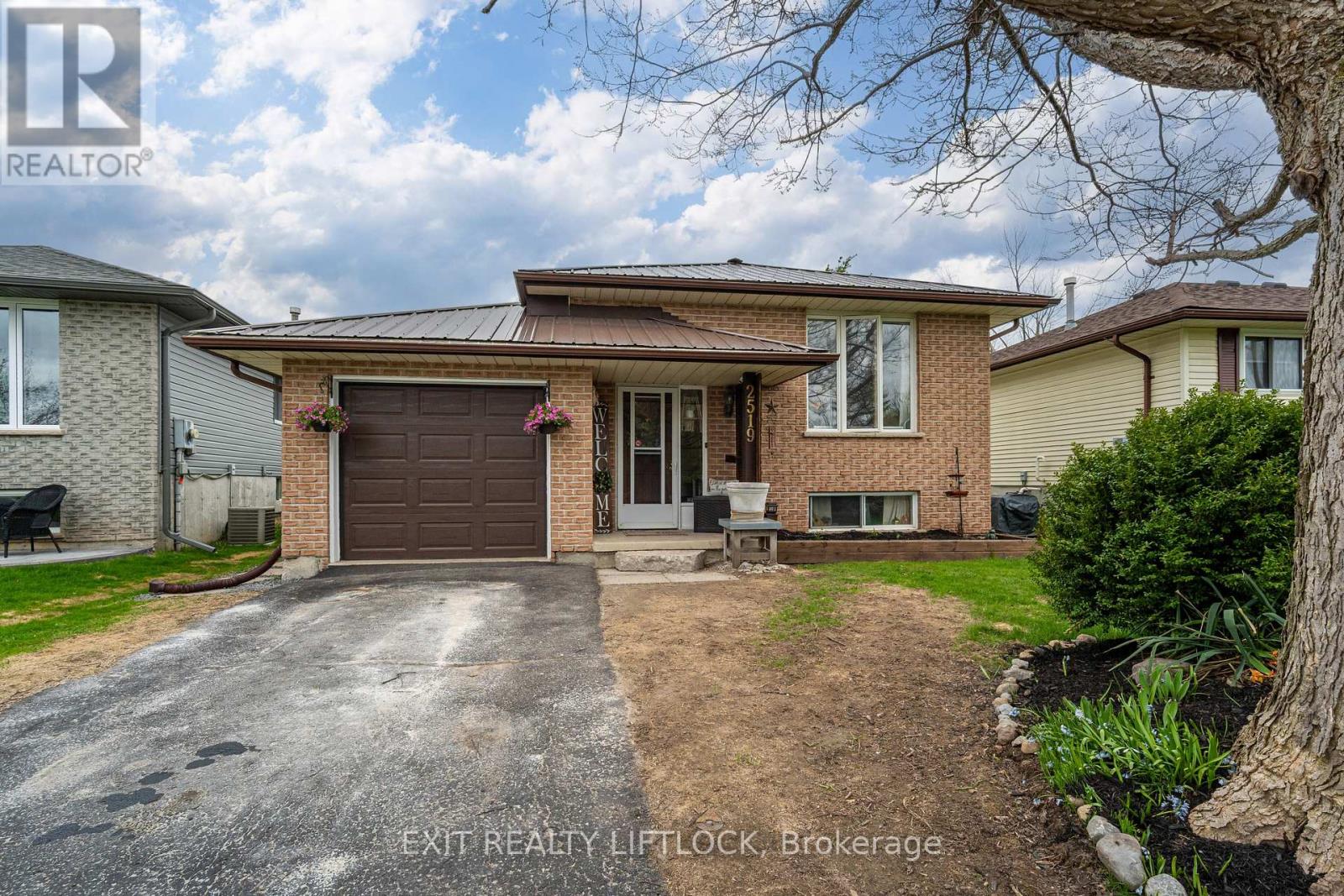 2519 FOXMEADOW ROAD, peterborough east (south), Ontario