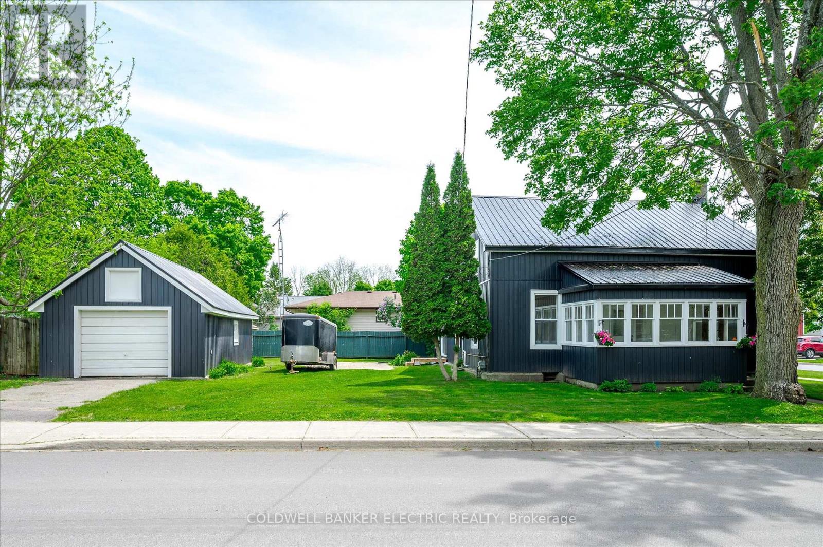 65 Queen Street, Asphodel-Norwood (Norwood), Ontario  K0L 2V0 - Photo 2 - X12196858