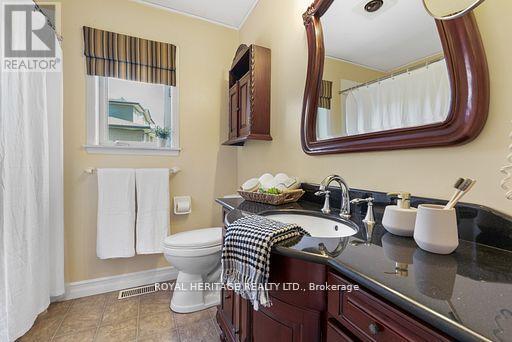 64 Blue Water Avenue, Kawartha Lakes (Fenelon), Ontario  K9V 0K6 - Photo 14 - X12197466
