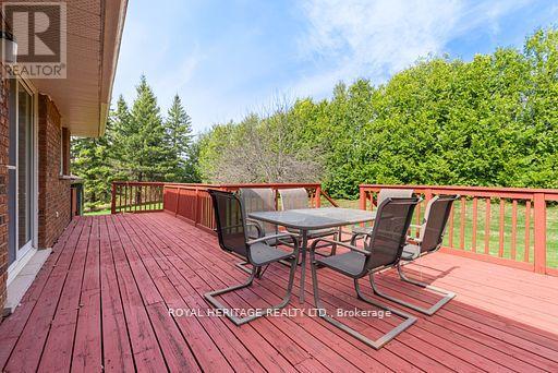64 Blue Water Avenue, Kawartha Lakes (Fenelon), Ontario  K9V 0K6 - Photo 22 - X12197466