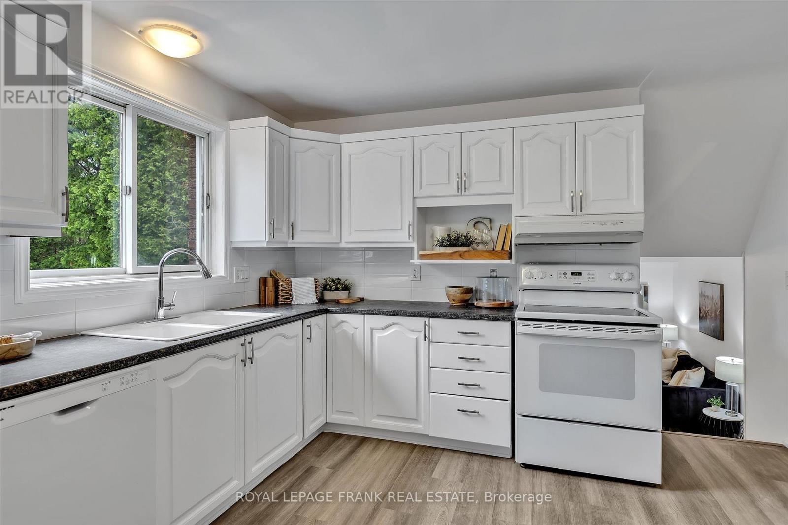 17 Claudette Court, Peterborough West (North), Ontario  K9J 7Y7 - Photo 13 - X12198128