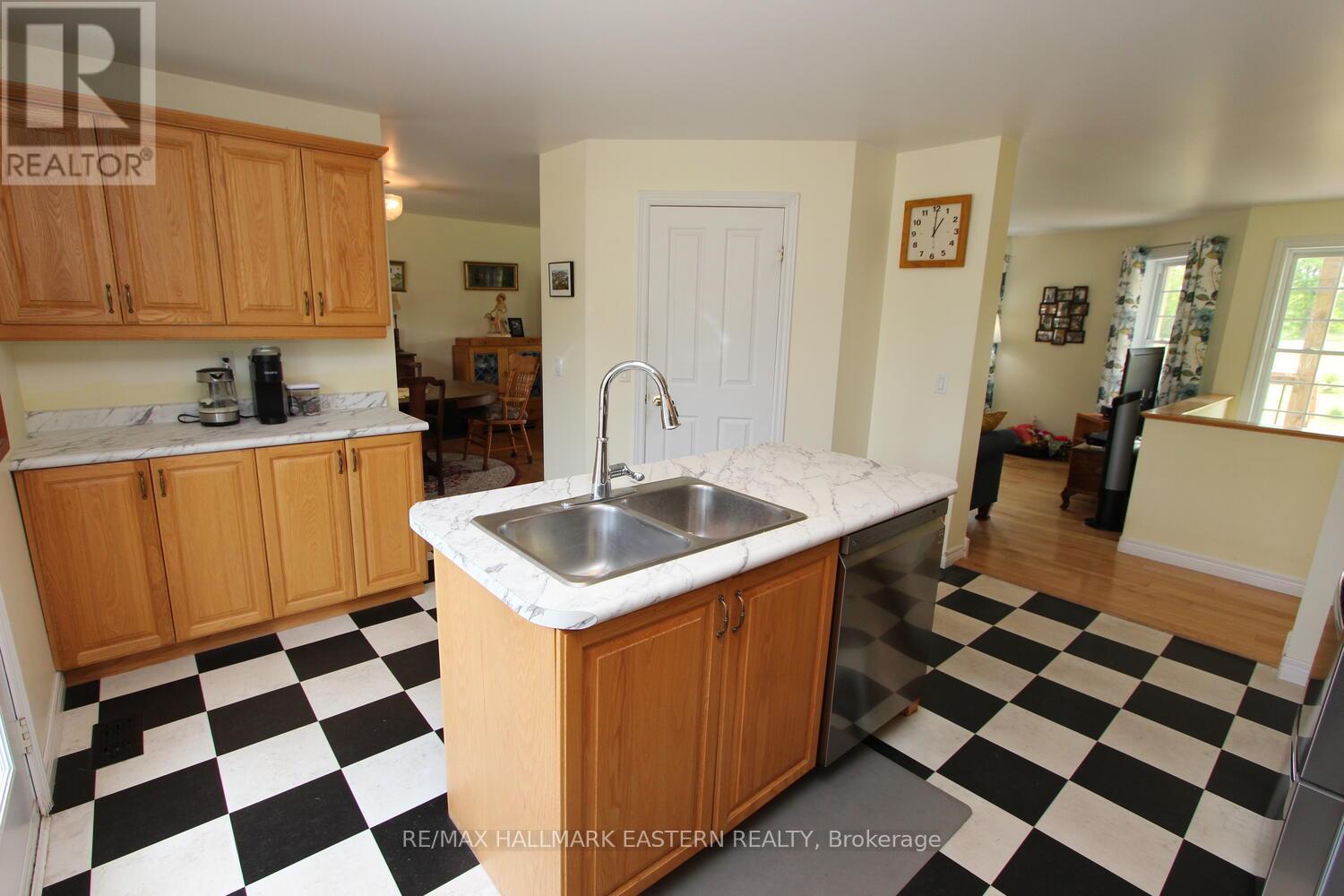 2018 North School Road, Havelock-Belmont-Methuen (Belmont-Methuen), Ontario  K0L 1Z0 - Photo 10 - X12198502