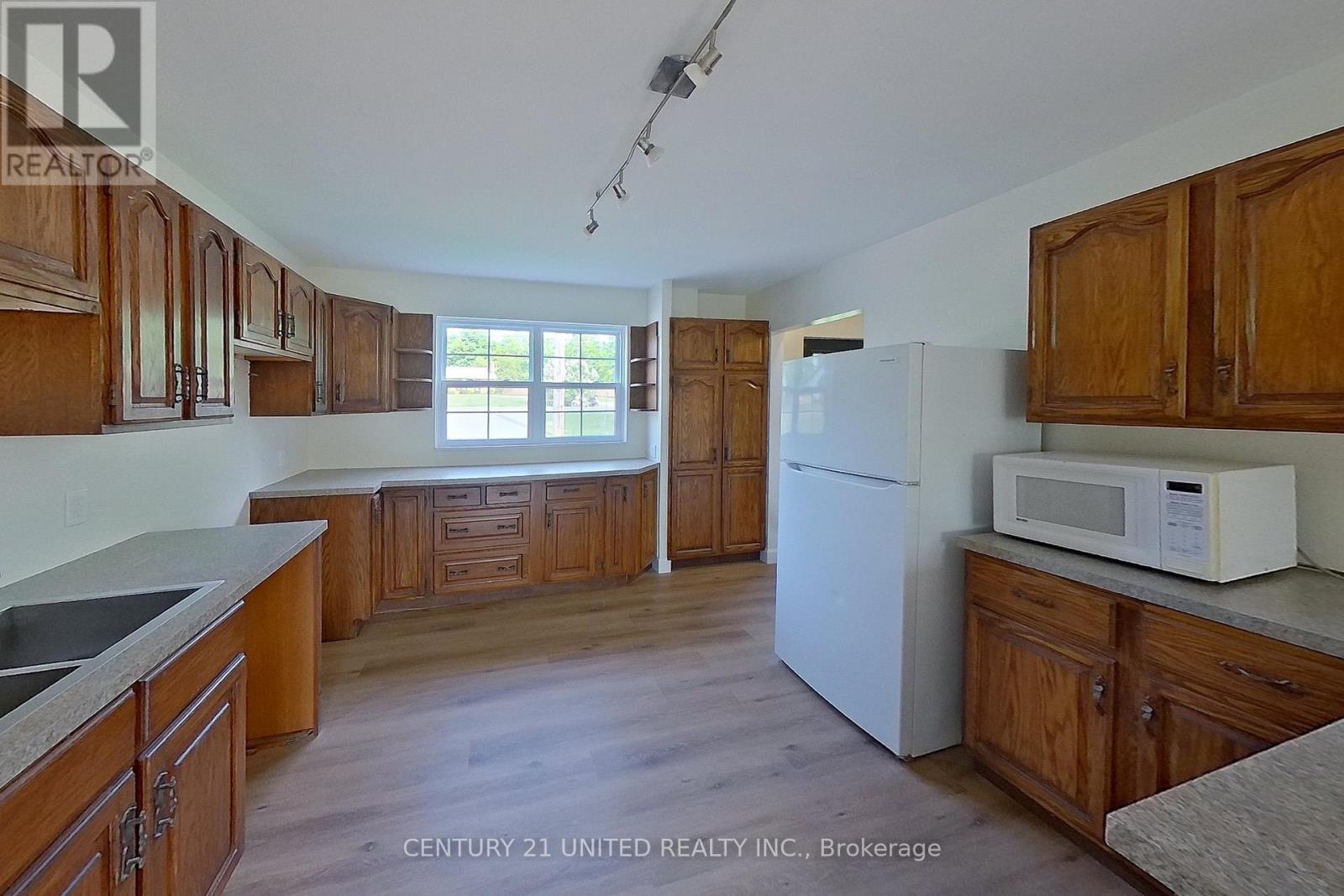 3055 Lakefield Road, Selwyn, Ontario  K9J 6X5 - Photo 7 - X12198581