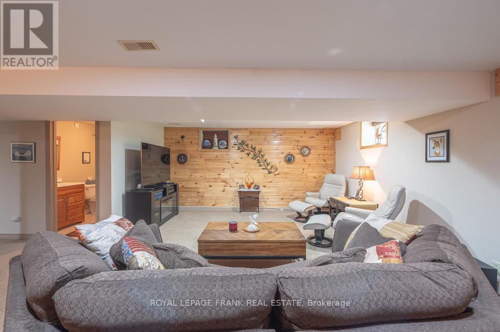 120 Sugarbush Crescent, Trent Lakes, Ontario  K0L 1J0 - Photo 35 - X12198642