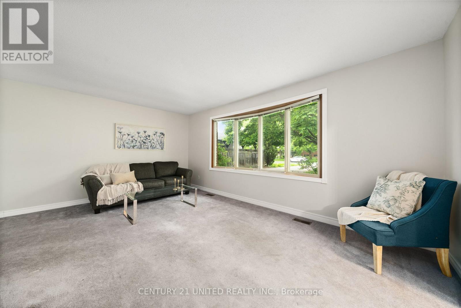 38 Parkview Drive, Peterborough North (South), Ontario  K9H 5M6 - Photo 10 - X12198850