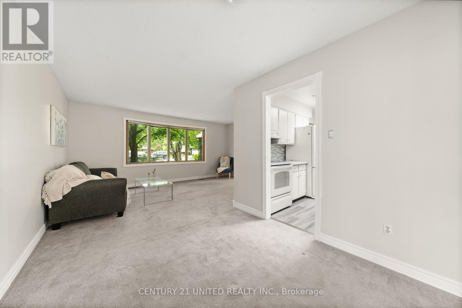 38 Parkview Drive, Peterborough North (South), Ontario  K9H 5M6 - Photo 13 - X12198850