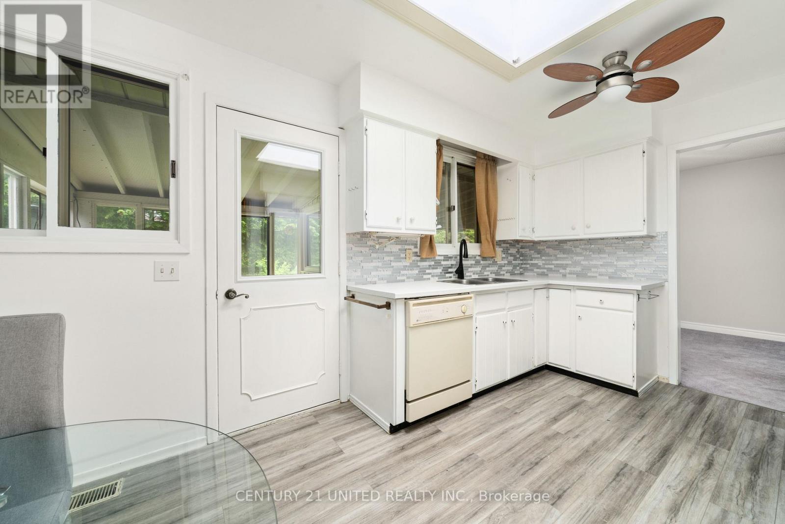 38 Parkview Drive, Peterborough North (South), Ontario  K9H 5M6 - Photo 17 - X12198850
