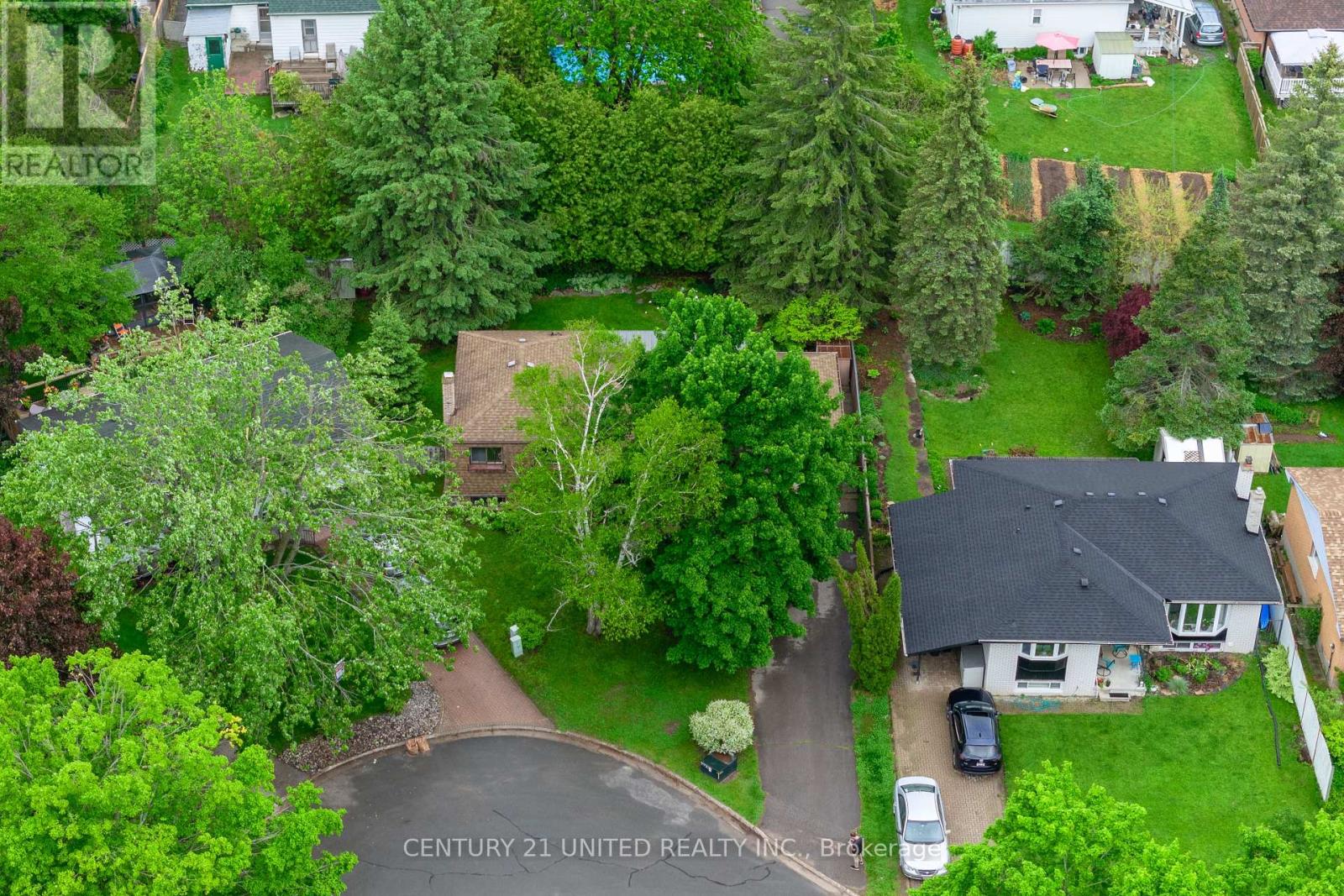 38 Parkview Drive, Peterborough North (South), Ontario  K9H 5M6 - Photo 2 - X12198850