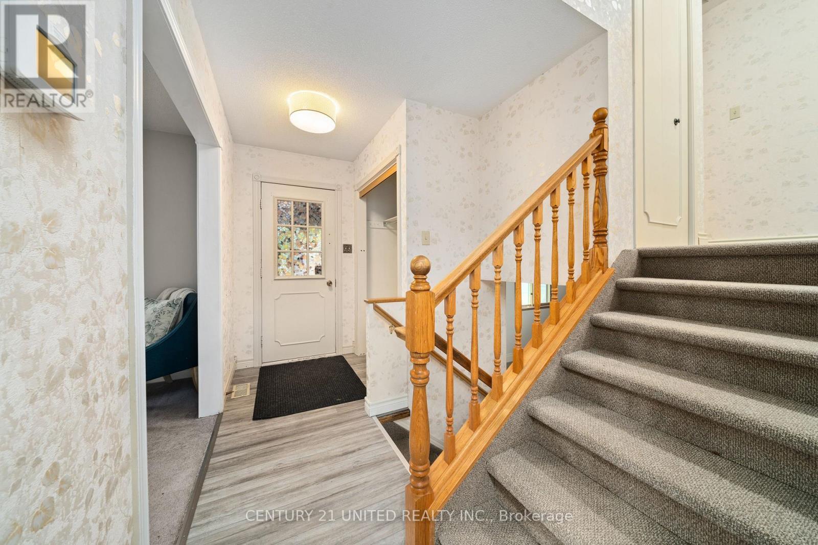 38 Parkview Drive, Peterborough North (South), Ontario  K9H 5M6 - Photo 21 - X12198850