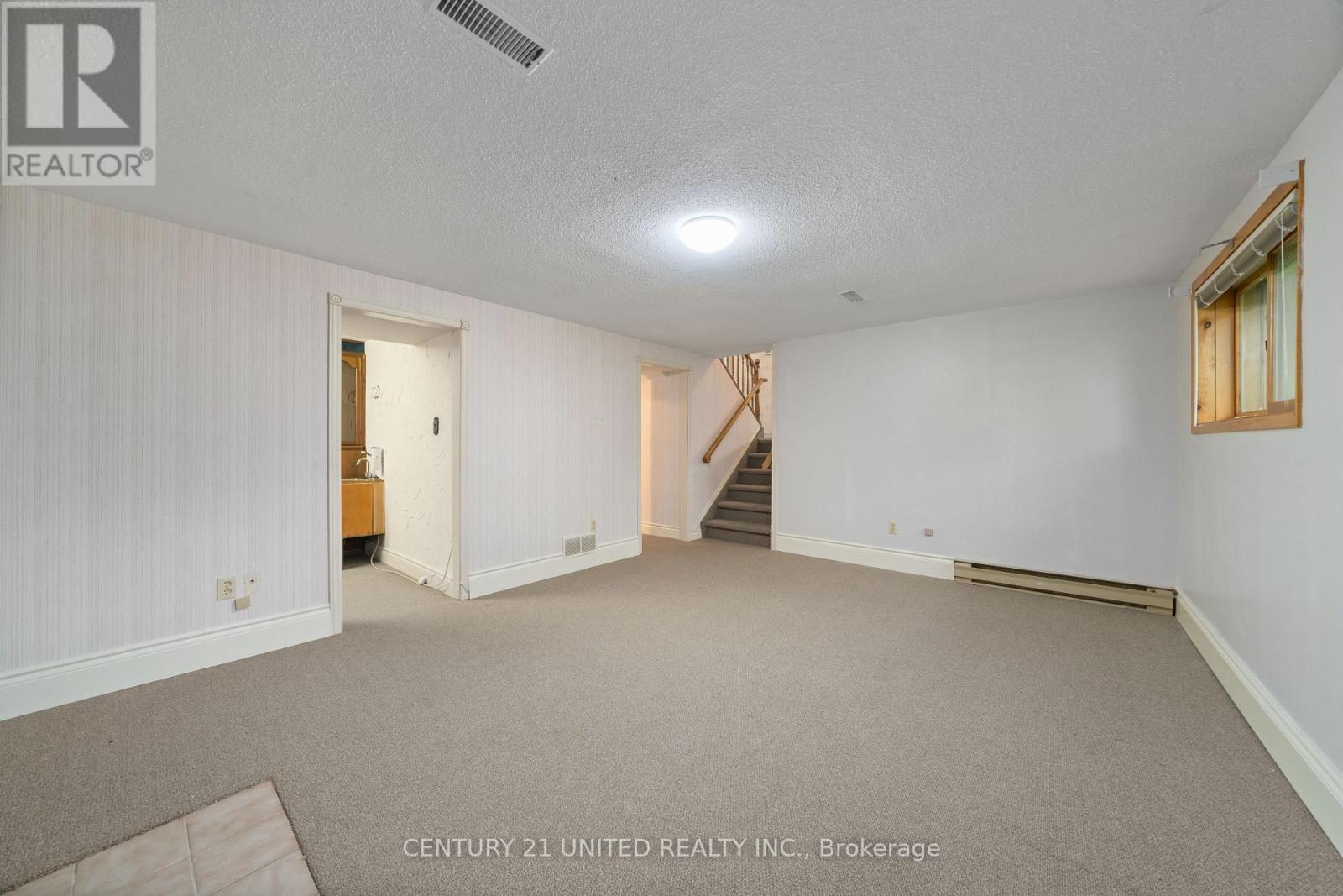 38 Parkview Drive, Peterborough North (South), Ontario  K9H 5M6 - Photo 29 - X12198850