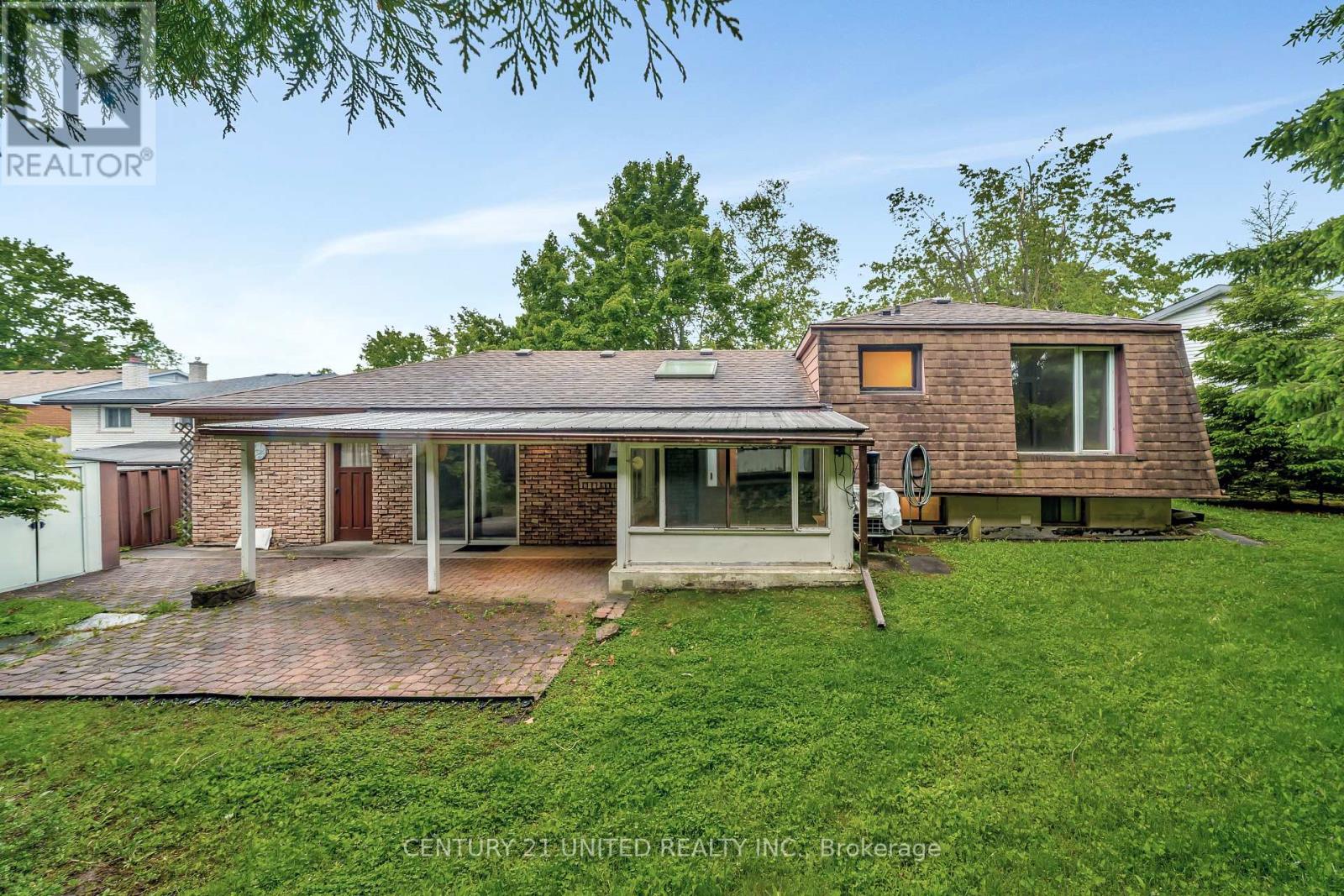 38 Parkview Drive, Peterborough North (South), Ontario  K9H 5M6 - Photo 36 - X12198850