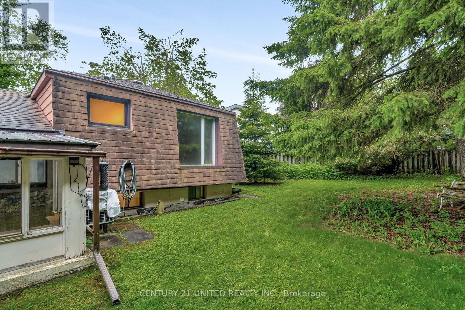38 Parkview Drive, Peterborough North (South), Ontario  K9H 5M6 - Photo 38 - X12198850