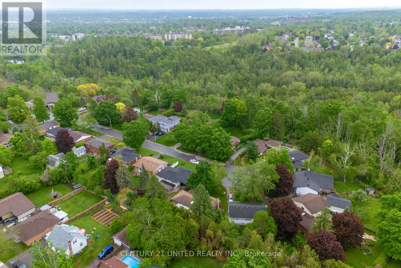 38 Parkview Drive, Peterborough North (South), Ontario  K9H 5M6 - Photo 43 - X12198850