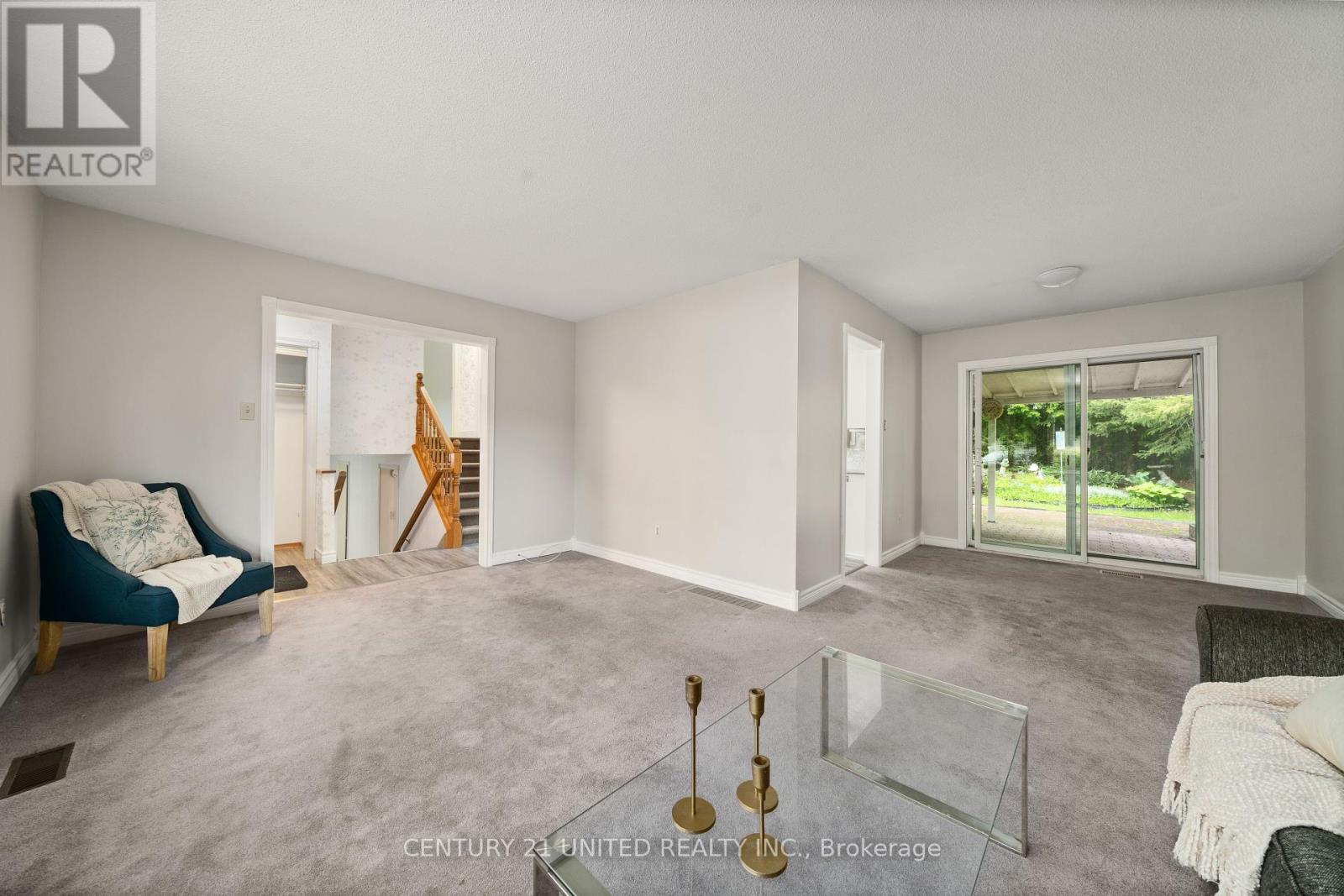 38 Parkview Drive, Peterborough North (South), Ontario  K9H 5M6 - Photo 8 - X12198850