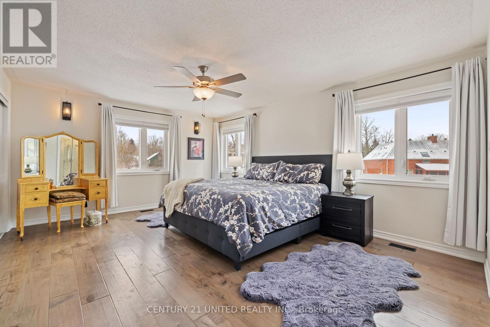 550 Naish Drive, Peterborough East (Central), Ontario  K9H 0E4 - Photo 14 - X12199072