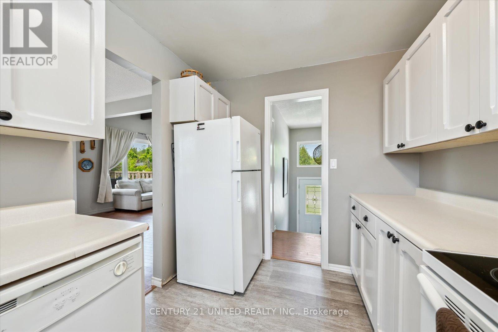 285 Plati Avenue, Douro-Dummer, Ontario  K9L 1C5 - Photo 19 - X12199084