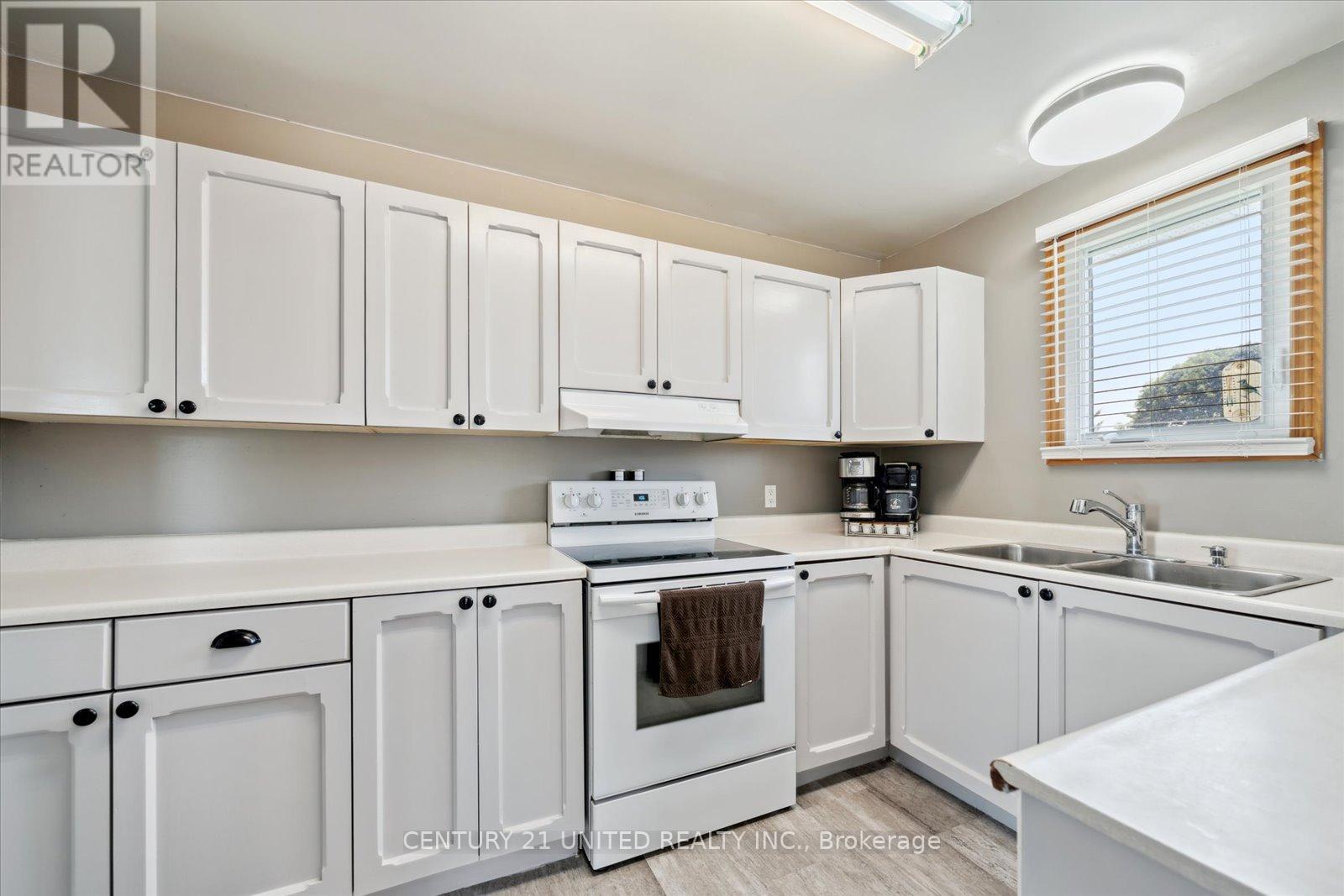 285 Plati Avenue, Douro-Dummer, Ontario  K9L 1C5 - Photo 21 - X12199084