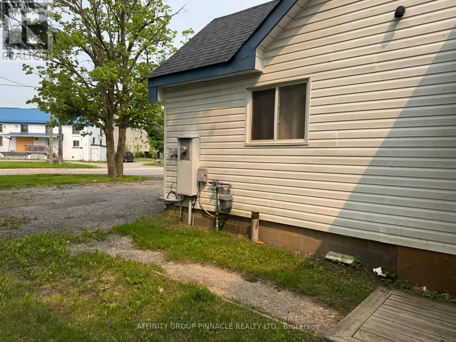 88 Albert Street S, Kawartha Lakes (Lindsay), Ontario  K9V 3H6 - Photo 11 - X12199155