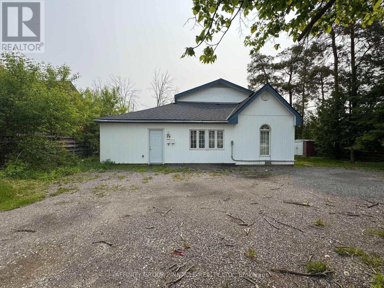 88 Albert Street S, Kawartha Lakes (Lindsay), Ontario  K9V 3H6 - Photo 2 - X12199155