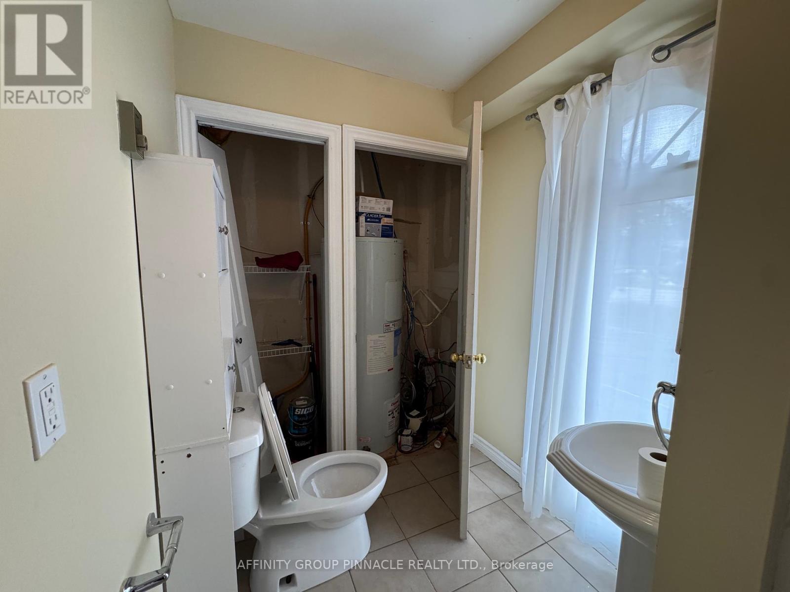 88 Albert Street S, Kawartha Lakes (Lindsay), Ontario  K9V 3H6 - Photo 32 - X12199155