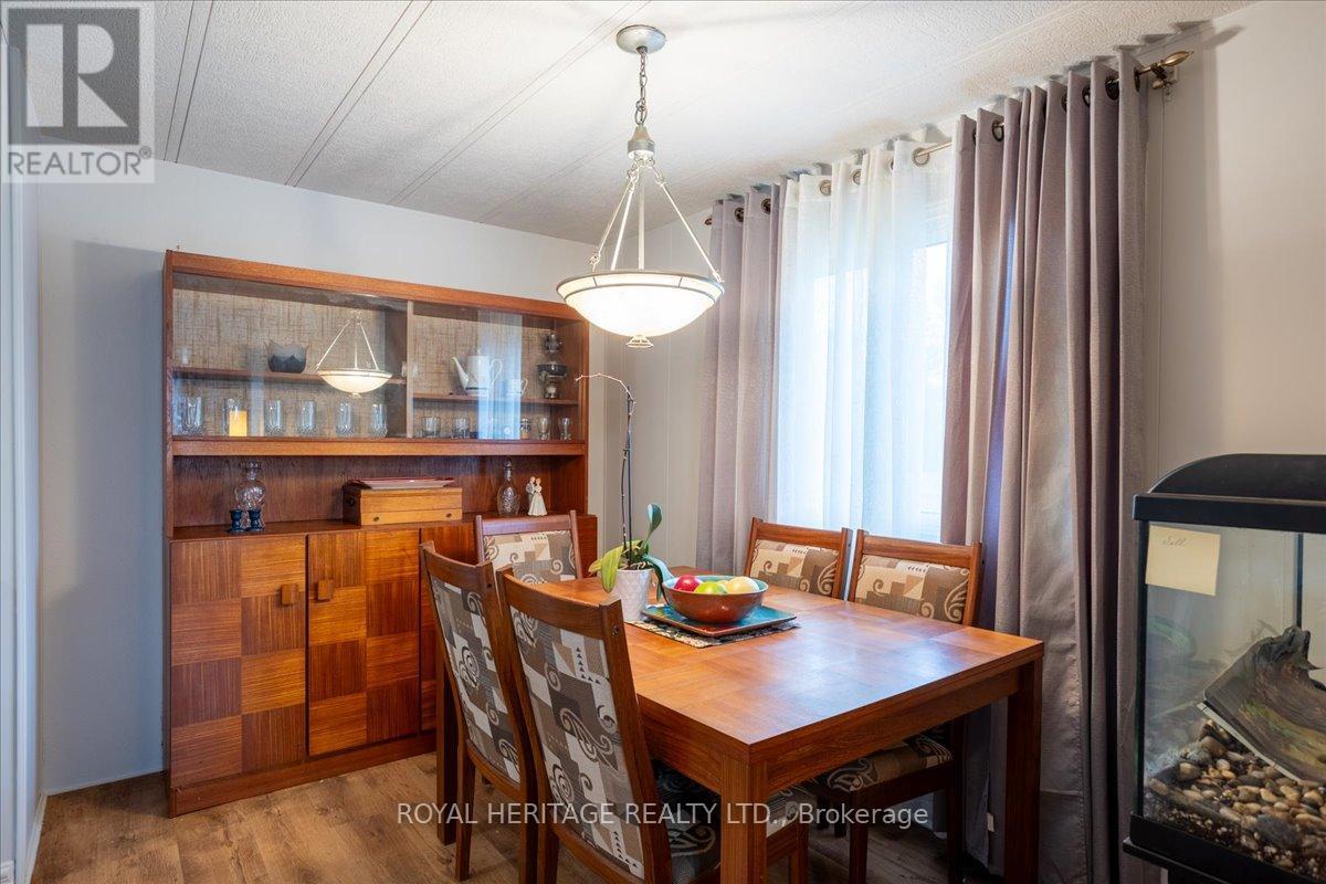 39 Circle Drive, Kawartha Lakes (Lindsay), Ontario  K9V 4R1 - Photo 7 - X12199739