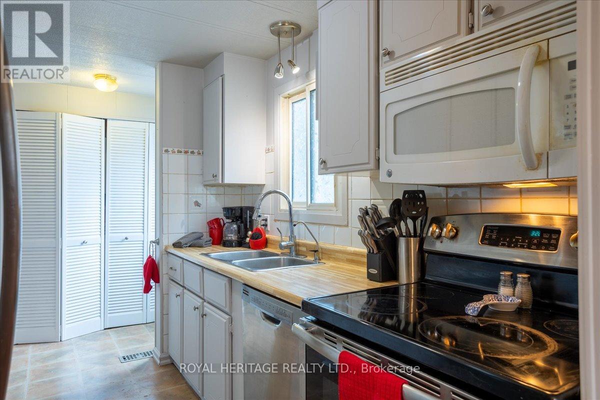 39 Circle Drive, Kawartha Lakes (Lindsay), Ontario  K9V 4R1 - Photo 8 - X12199739
