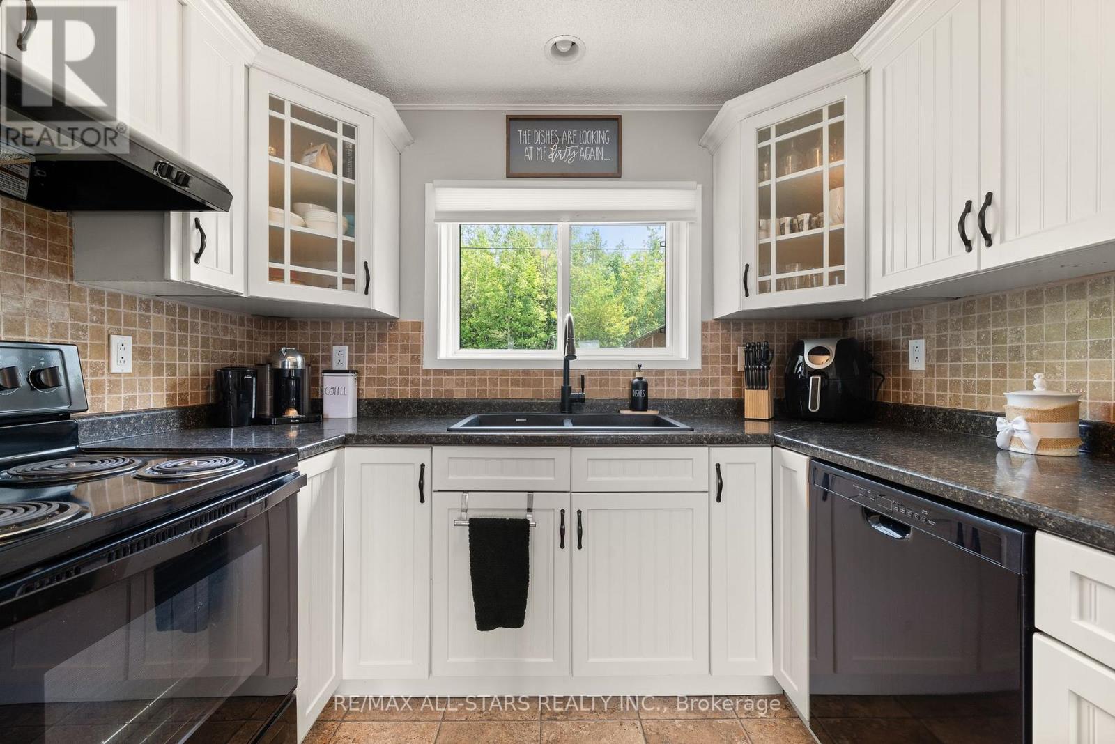 267 Snug Harbour Road, Kawartha Lakes (Fenelon), Ontario  K9V 4R4 - Photo 7 - X12200562