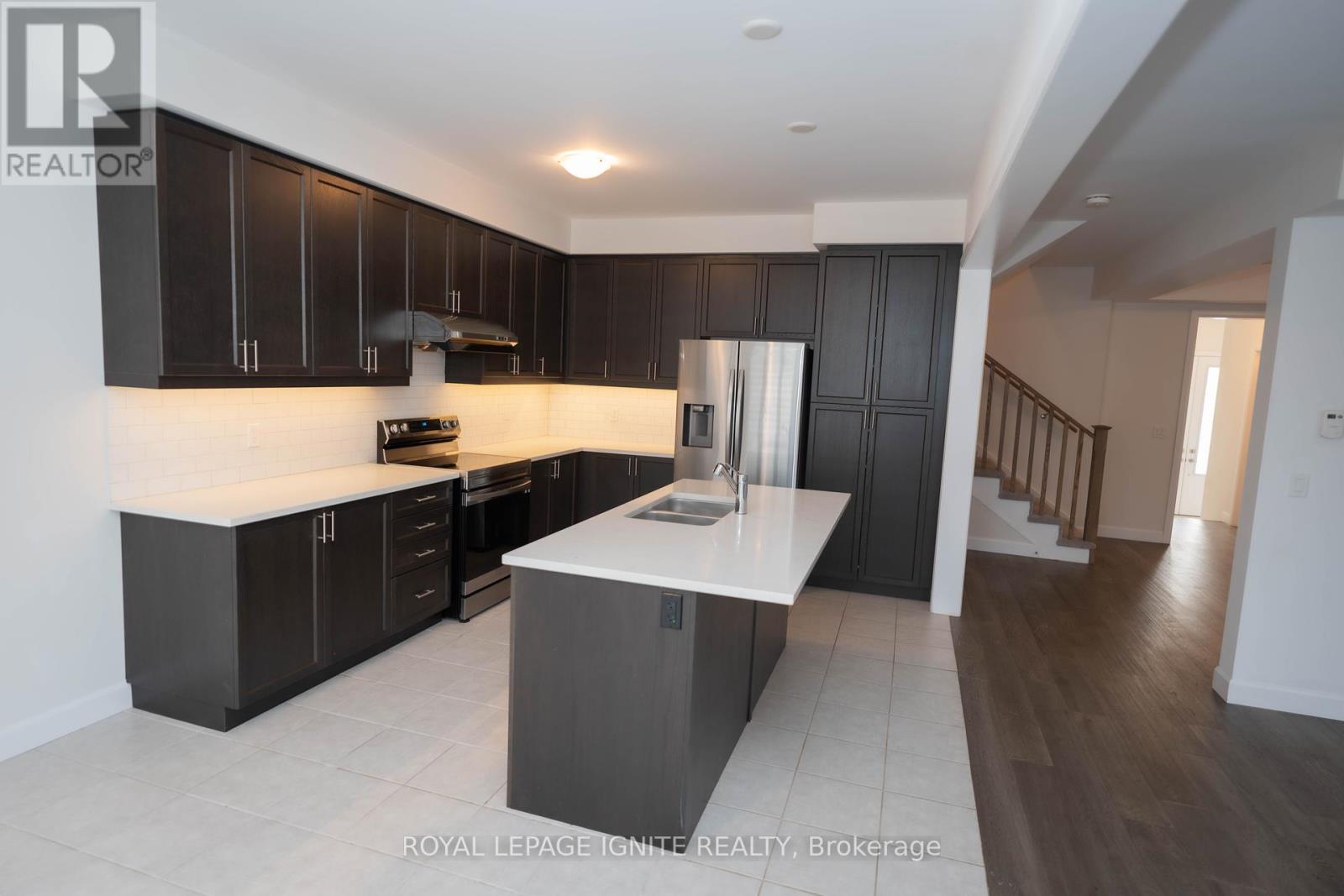 233 O'neil Street, Peterborough North (North), Ontario  K9K 0H8 - Photo 7 - X12200563
