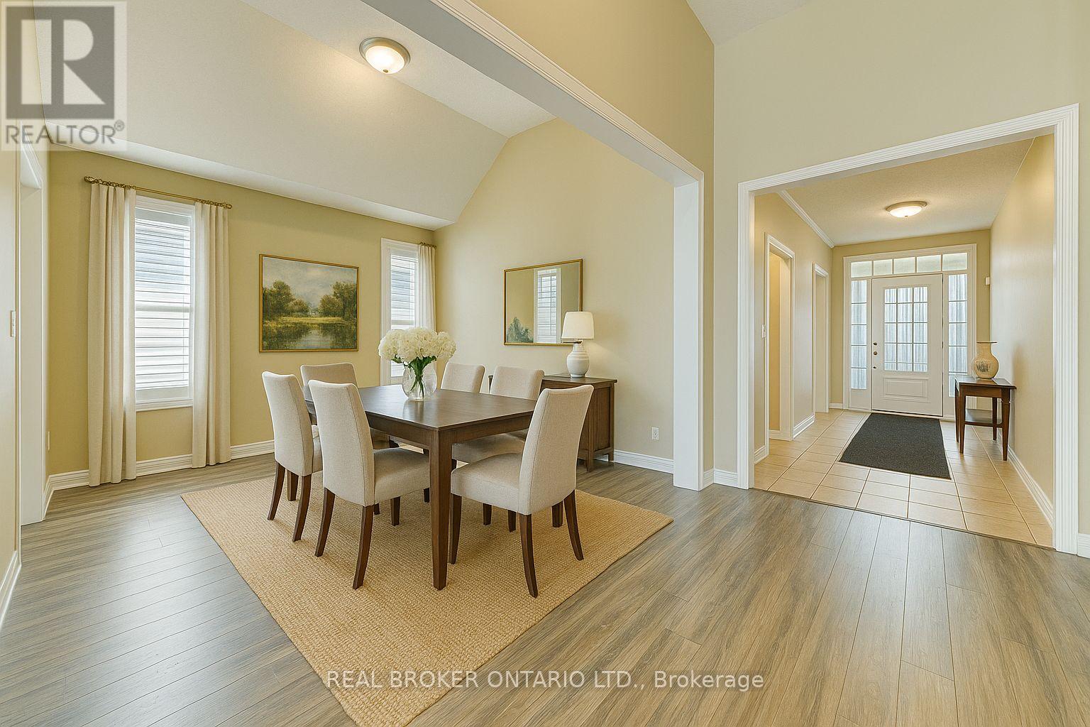 42 Barron Boulevard, Kawartha Lakes (Lindsay), Ontario  K9V 0C4 - Photo 3 - X12200596