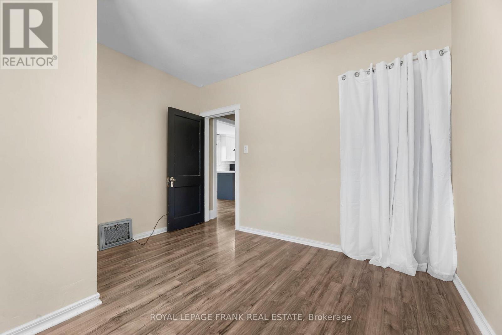73 Pine Street, Peterborough Central (South), Ontario  K9J 5A6 - Photo 25 - X12201082