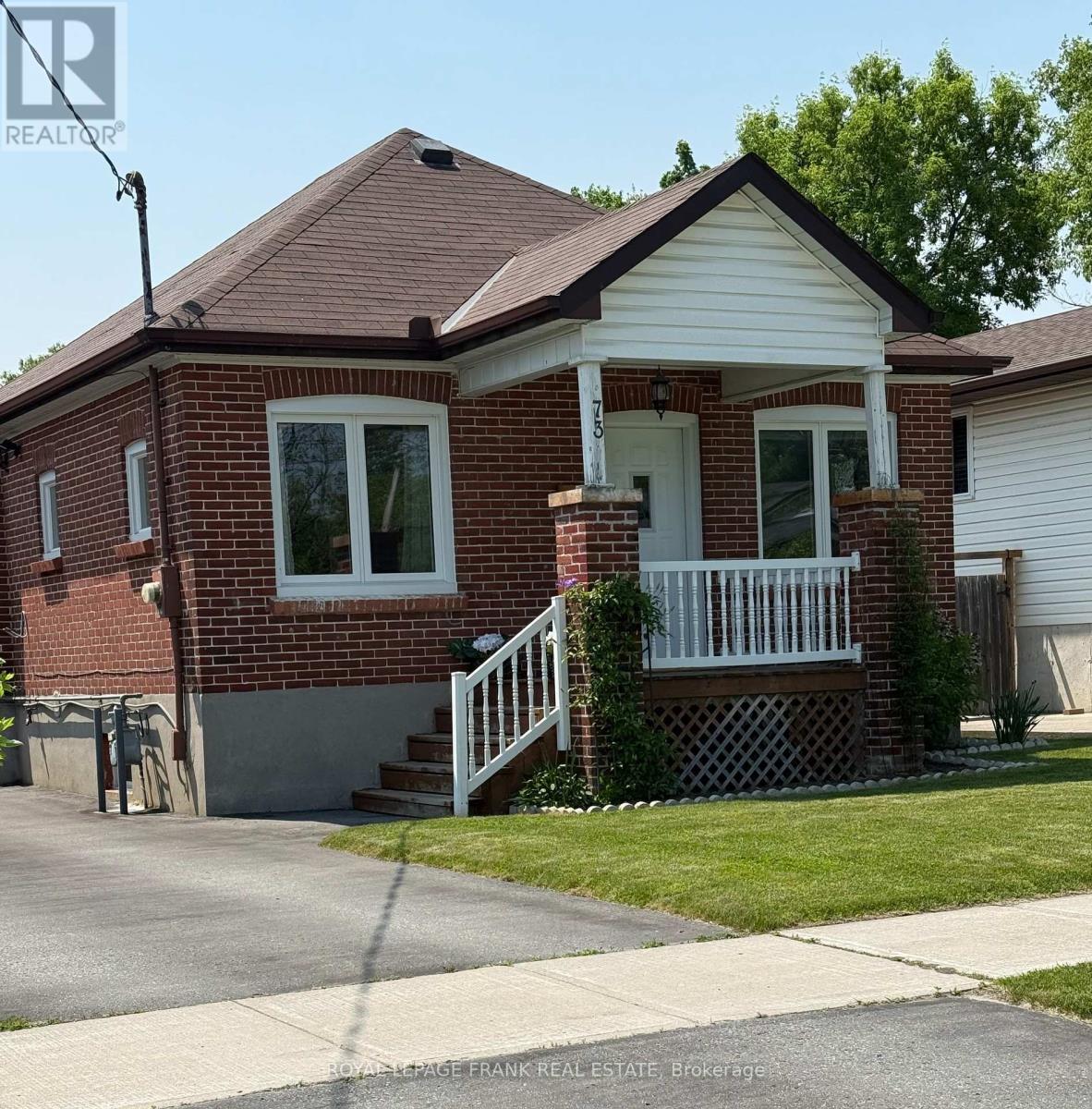 73 Pine Street, Peterborough Central (South), Ontario  K9J 5A6 - Photo 3 - X12201082