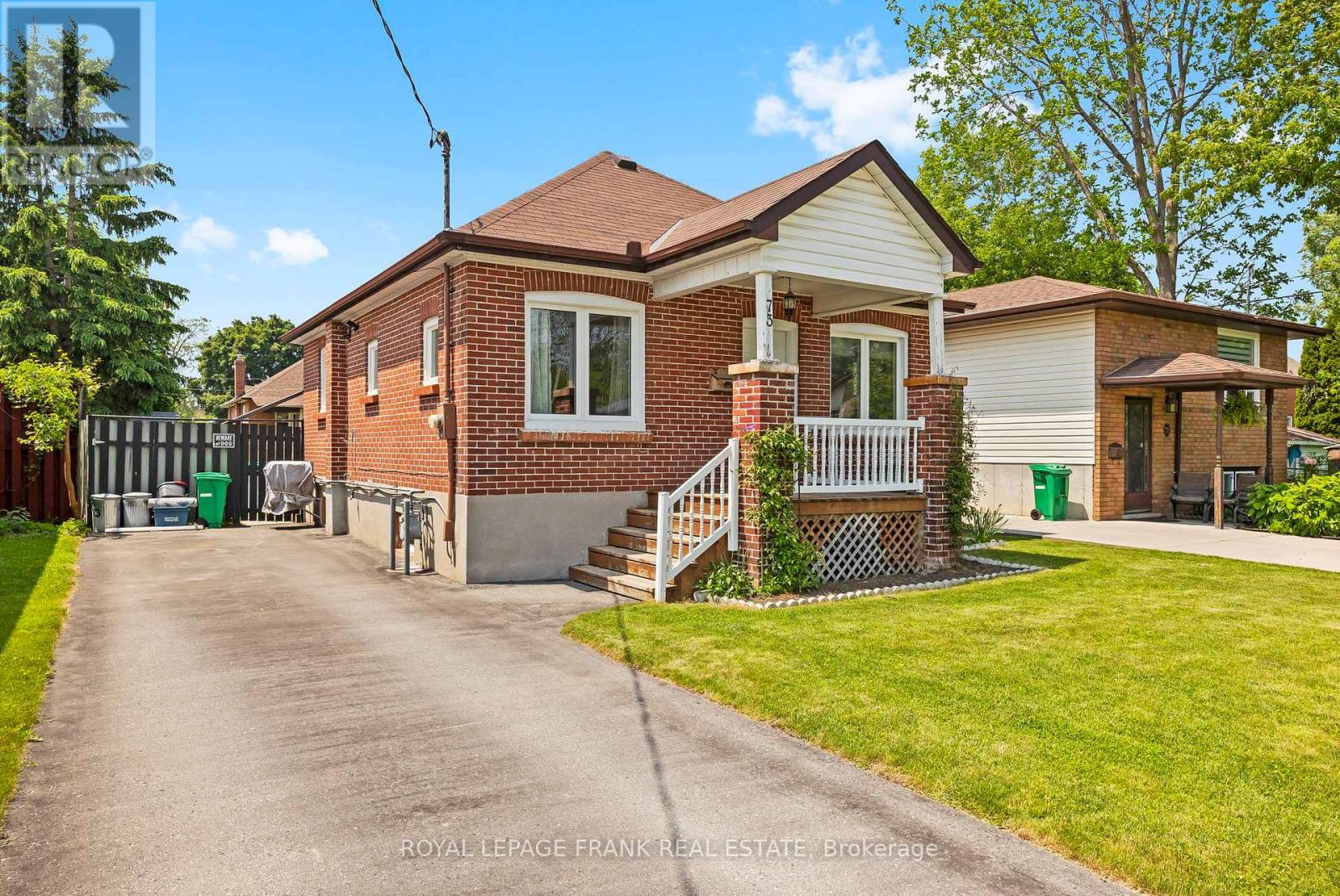 73 Pine Street, Peterborough Central (South), Ontario  K9J 5A6 - Photo 4 - X12201082