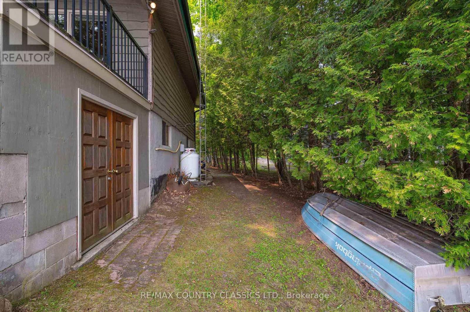 217 Moffat Road, North Kawartha, Ontario  K0L 1A0 - Photo 11 - X12201450