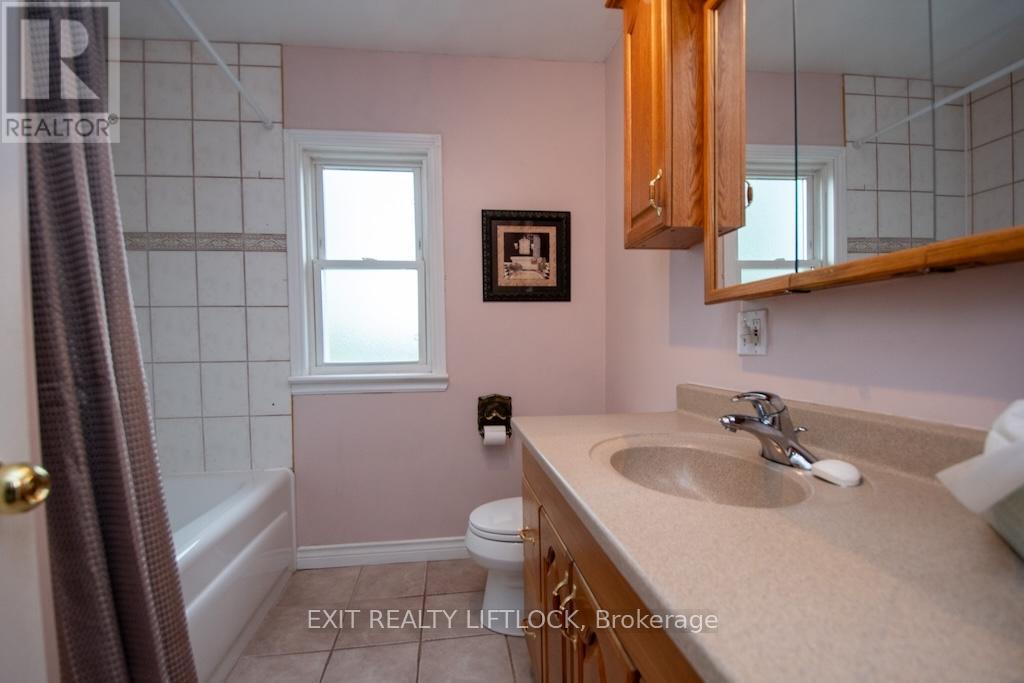 493 Howden Street, Peterborough South (West), Ontario  K9J 4B2 - Photo 22 - X12201768
