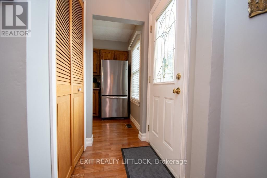 493 Howden Street, Peterborough South (West), Ontario  K9J 4B2 - Photo 5 - X12201768