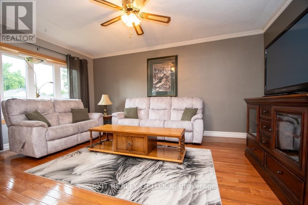 493 Howden Street, Peterborough South (West), Ontario  K9J 4B2 - Photo 7 - X12201768