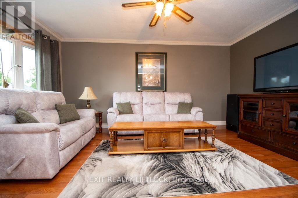 493 Howden Street, Peterborough South (West), Ontario  K9J 4B2 - Photo 8 - X12201768