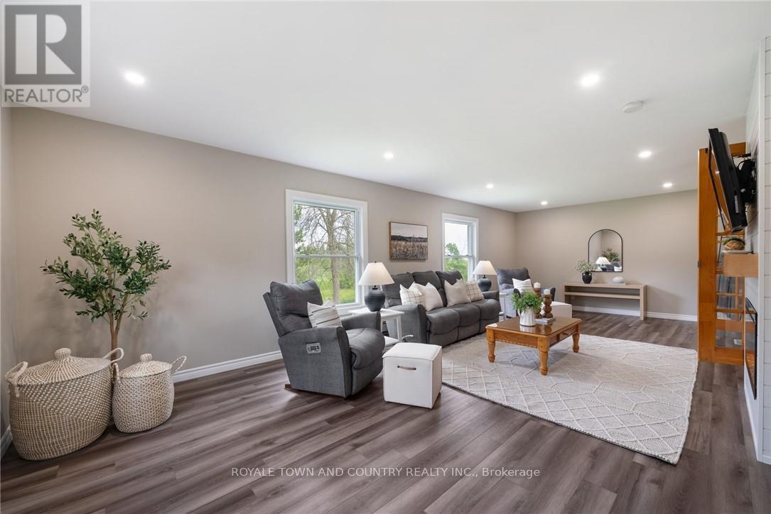 1320 Heights Road, Kawartha Lakes (Lindsay), Ontario  K9V 4R3 - Photo 5 - X12201962