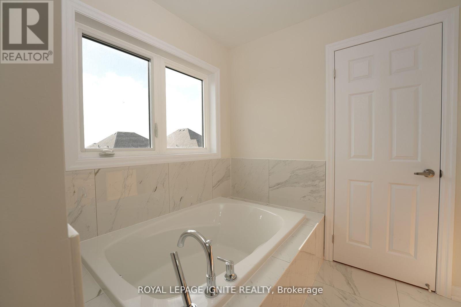11 Ed Ewert Avenue, Clarington (Newcastle), Ontario  L1B 0W7 - Photo 17 - E12202105