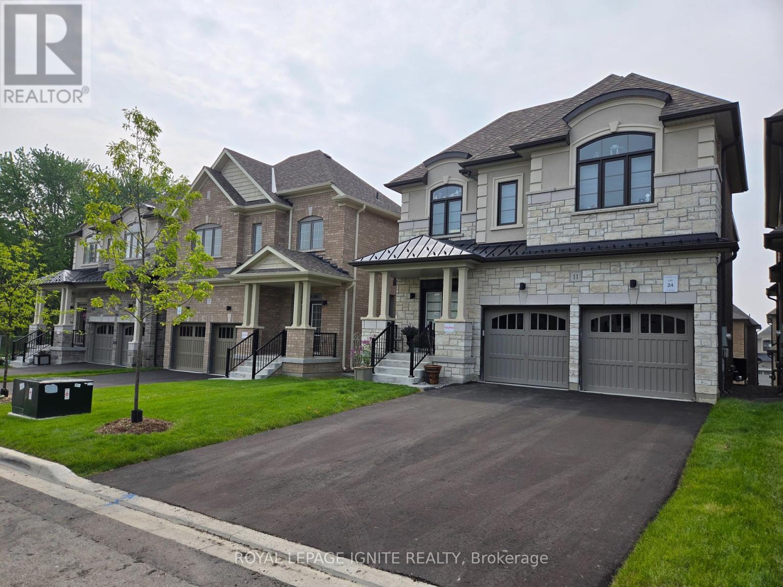 11 Ed Ewert Avenue, Clarington (Newcastle), Ontario  L1B 0W7 - Photo 2 - E12202105