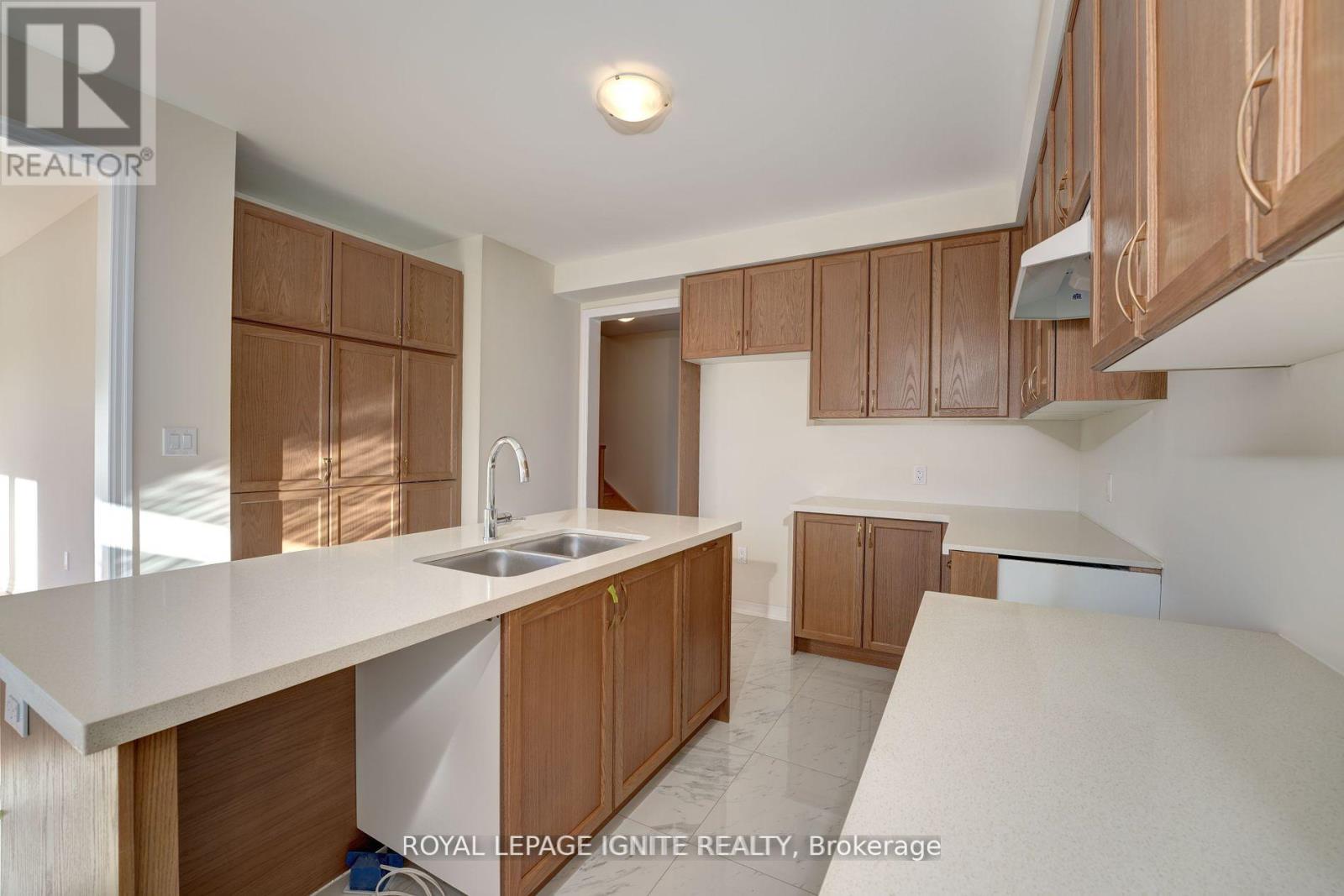 11 Ed Ewert Avenue, Clarington (Newcastle), Ontario  L1B 0W7 - Photo 6 - E12202105