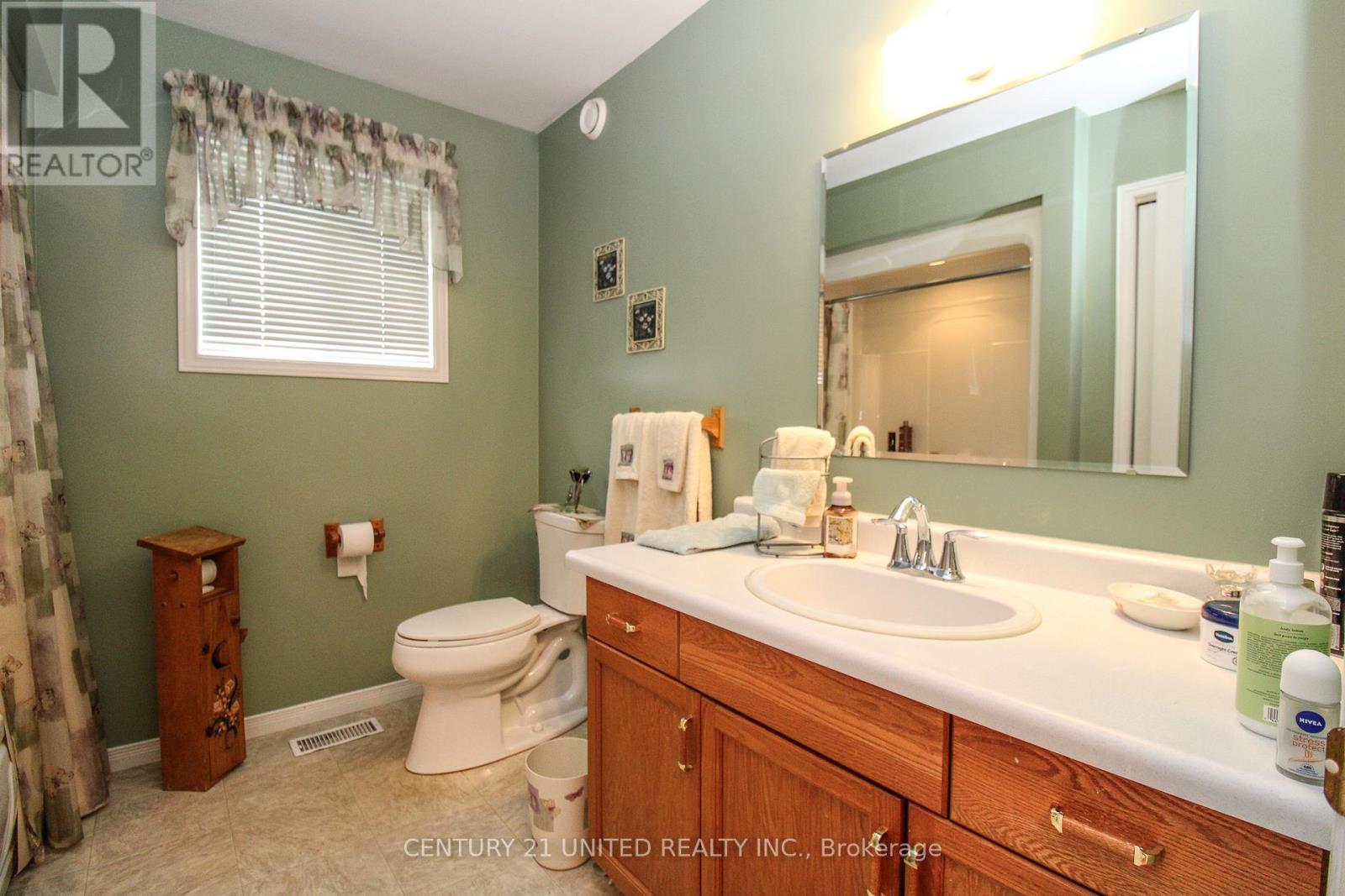449 King George Street, Peterborough South (West), Ontario  K9J 1S2 - Photo 13 - X12202176