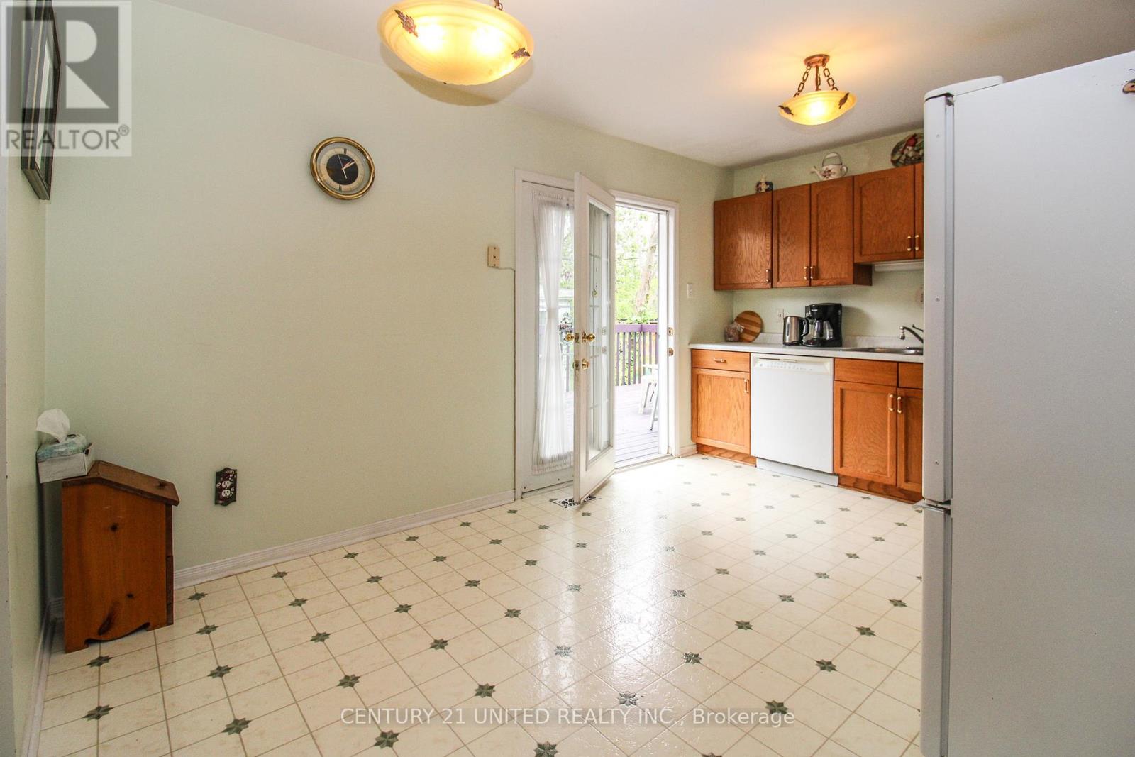449 King George Street, Peterborough South (West), Ontario  K9J 1S2 - Photo 8 - X12202176
