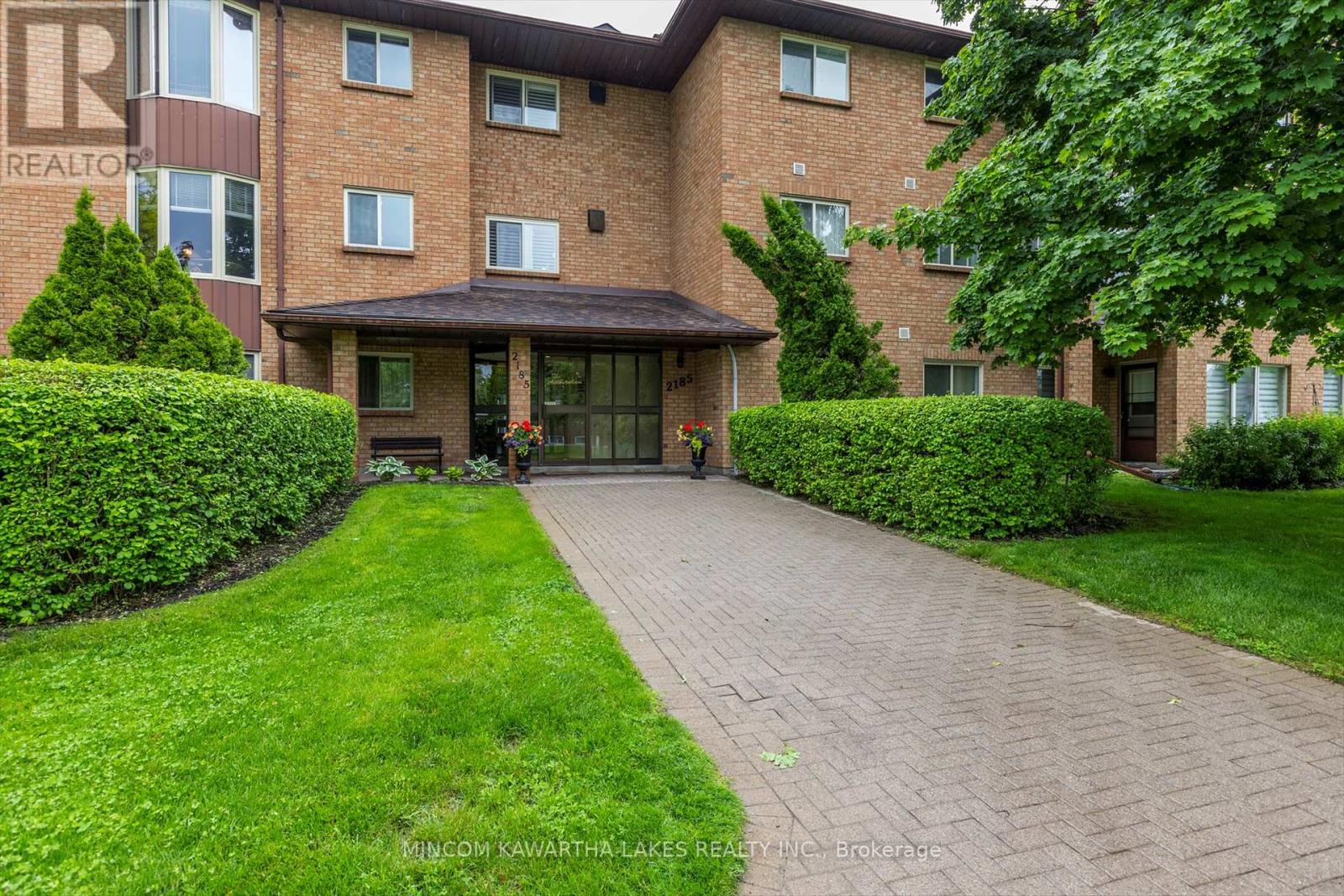 303 - 2185 Walker Avenue, Peterborough East (South), Ontario  K9L 1T6 - Photo 2 - X12202184