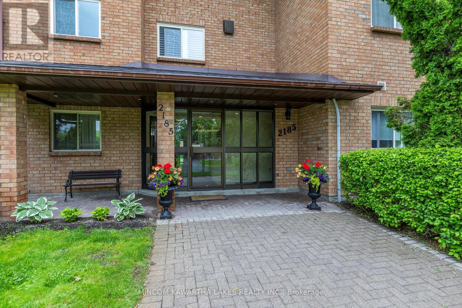 303 - 2185 Walker Avenue, Peterborough East (South), Ontario  K9L 1T6 - Photo 3 - X12202184