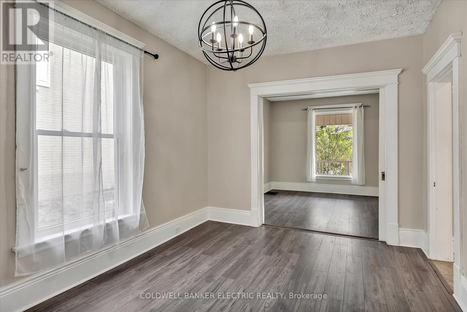 202 Braidwood Avenue, Peterborough South (West), Ontario  K9J 1V1 - Photo 12 - X12202357